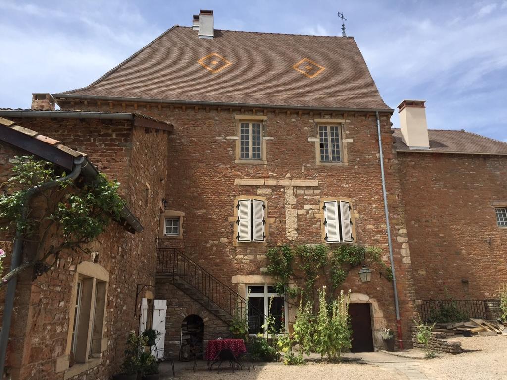 Le Vieux Chateau Bed & Breakfast Leynes Eksteriør bilde